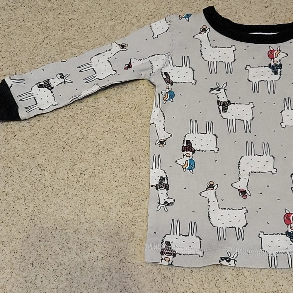 OshKosh B'gosh Pajama 2 Pc Set Gray With Llamas Size 12 Months